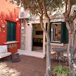 Split Old Town Oasis