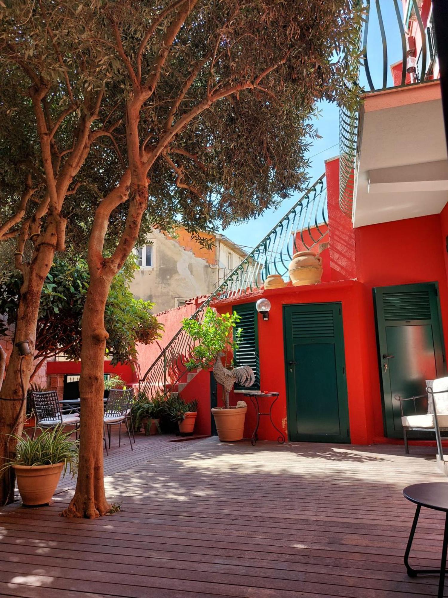 Old Town Oasis Split